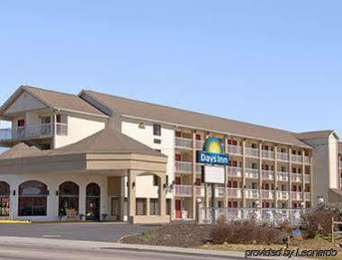 Days Inn By Wyndham Apple Valley Pigeon Forge/Sevierville Esterno foto